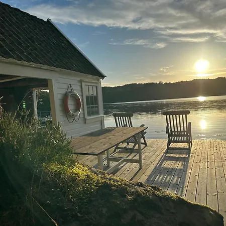 Hus Med Bat Og Sjohus Semesterbostad Tysvaer